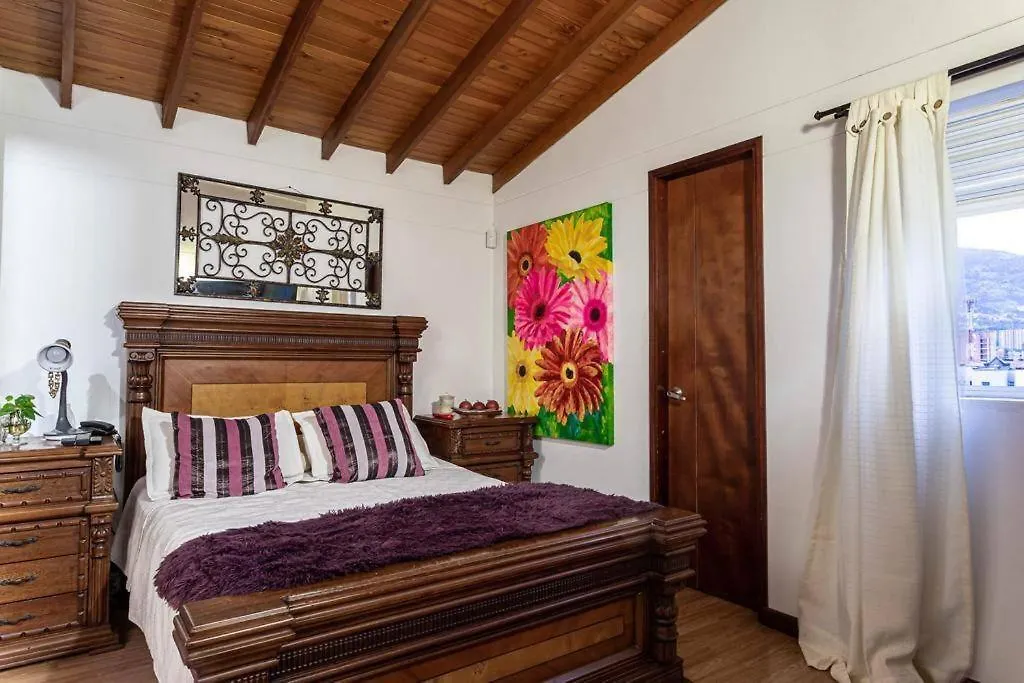 Elegante Pent-House En Cuarto Piso Medellin Apartment