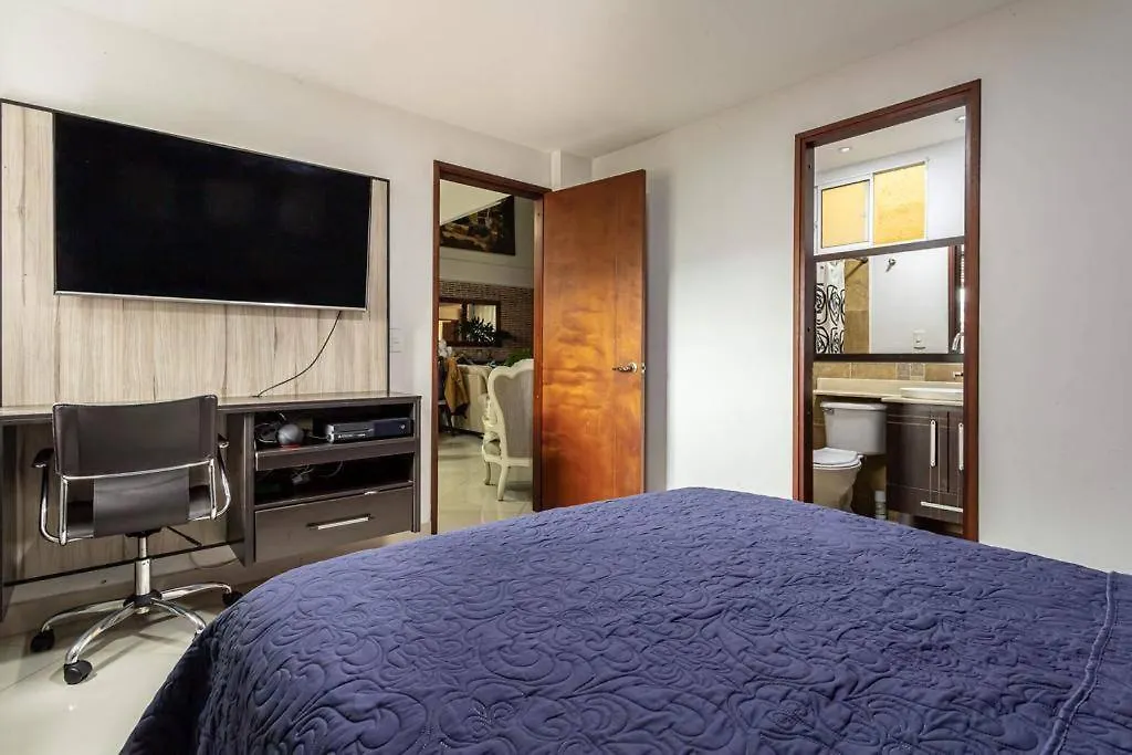 Elegante Pent-House En Cuarto Piso Medellin Apartment Colombia