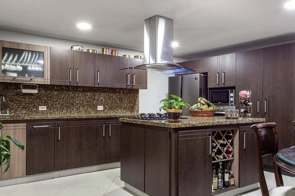 Elegante Pent-House En Cuarto Piso Medellin Apartment