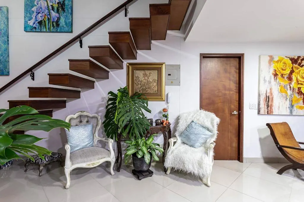 Elegante Pent-House En Cuarto Piso Medellin Apartment